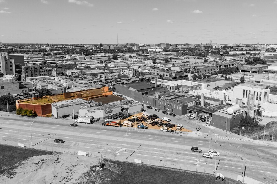 More Photos Of 1911-1971 Gratiot Ave, Detroit Warehouse For Sale