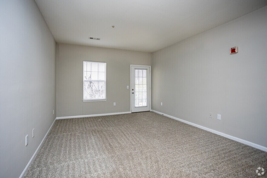 More Photos Of 501 Tiger Way, Knoxville Apartments For Sale