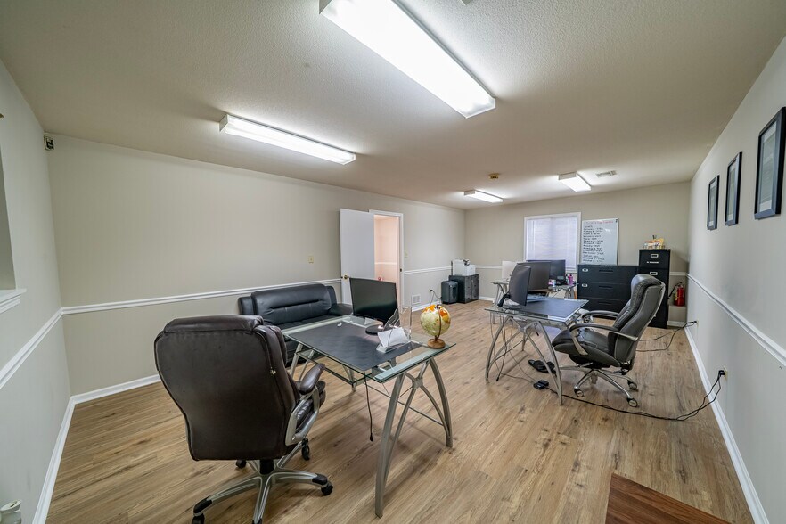 More Photos Of 20604 Burl Ct, Joliet Manufacturing For Sale
