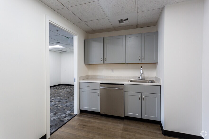 More Photos Of 950 Pacific Ave, Tacoma Office For Sale