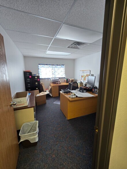 More Photos Of 314 S Henry St, Pierre Office For Sale