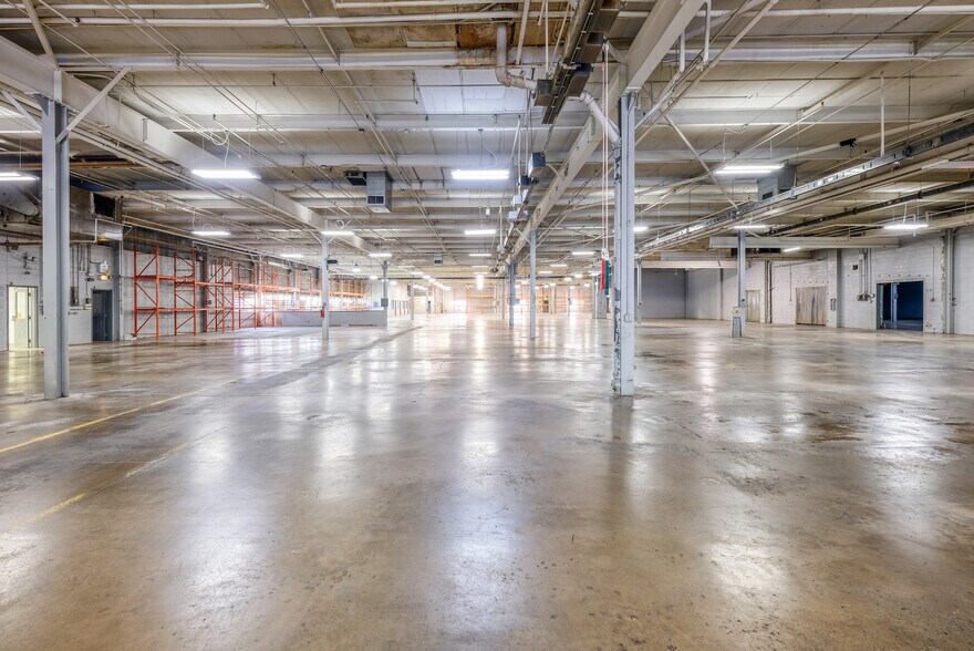 More Photos Of 5500 N Sharon Amity Rd, Charlotte Manufacturing For Lease