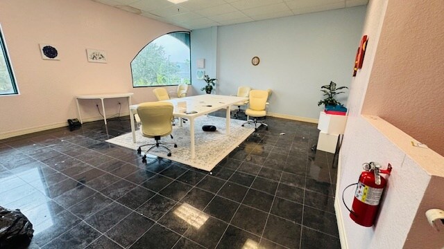 More Photos Of 6881 Kingspointe Pky, Orlando Flex For Lease