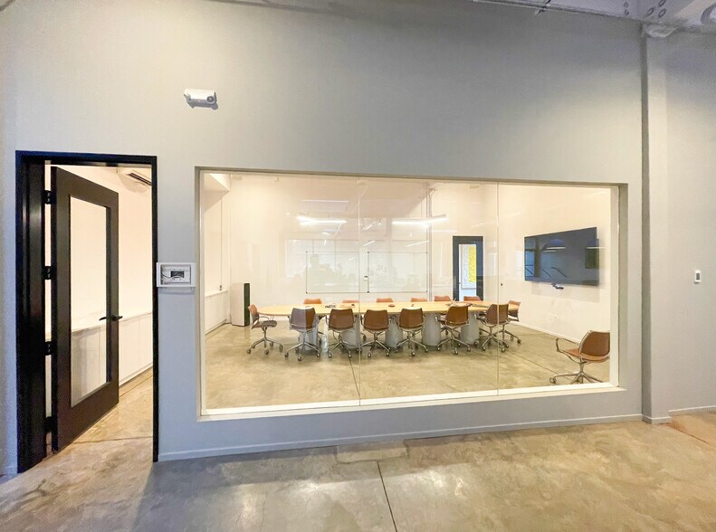 More Photos Of 1640 NW Irving St, Portland Loft Creative Space For Sale