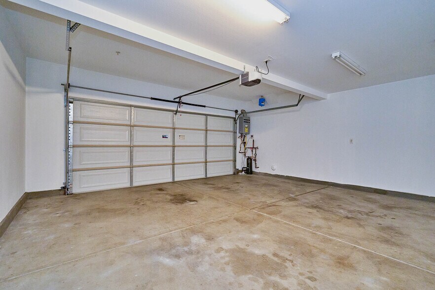 More Photos Of 801 S Anaheim Blvd, Anaheim General Retail For Sale