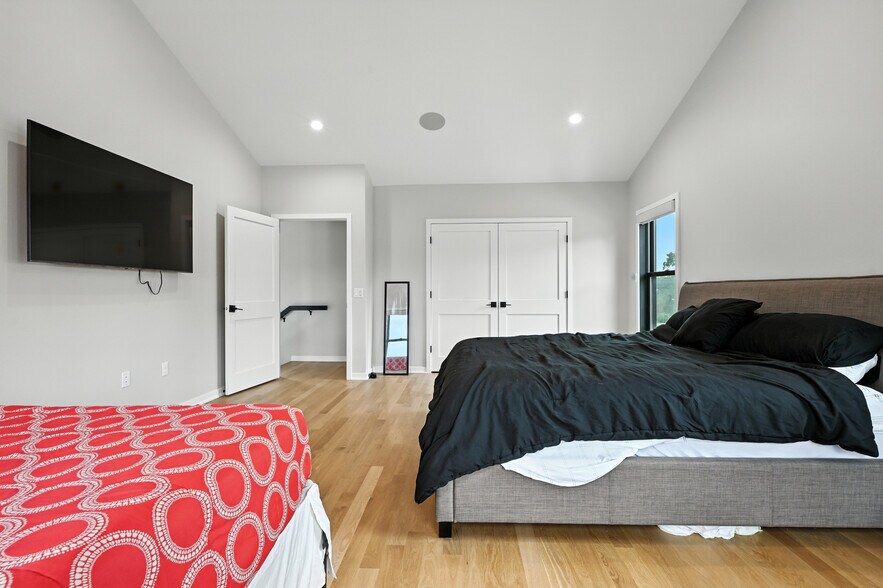 More Photos Of 3061 County Q rd, Nelsonville Flex For Sale