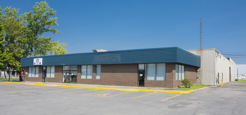 More Photos Of 830 Av Godin, Québec Distribution For Lease