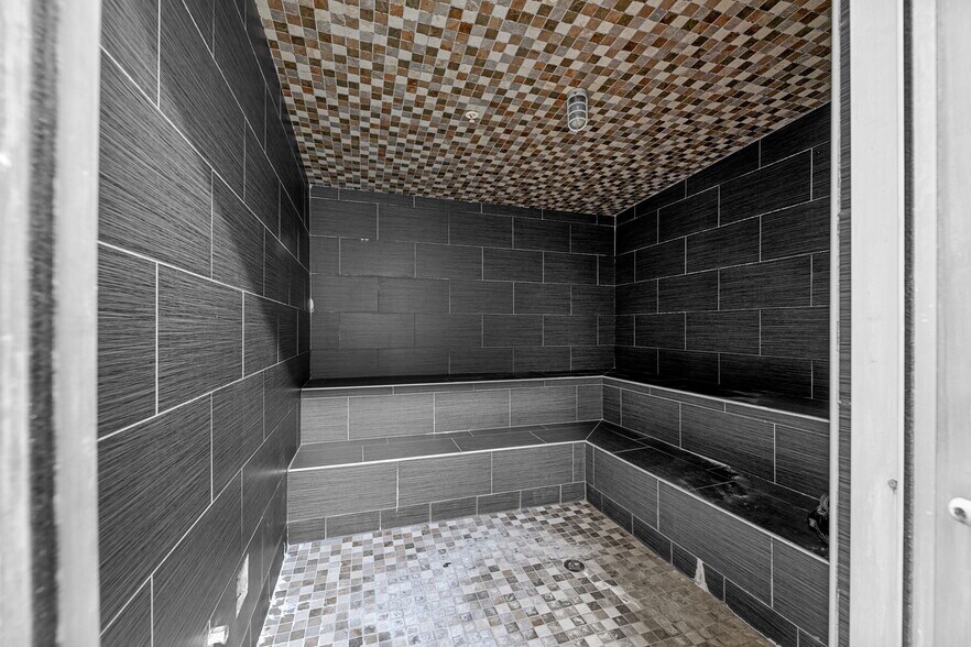 More Photos Of 1900 Del Paso Rd, Sacramento Health Club For Lease