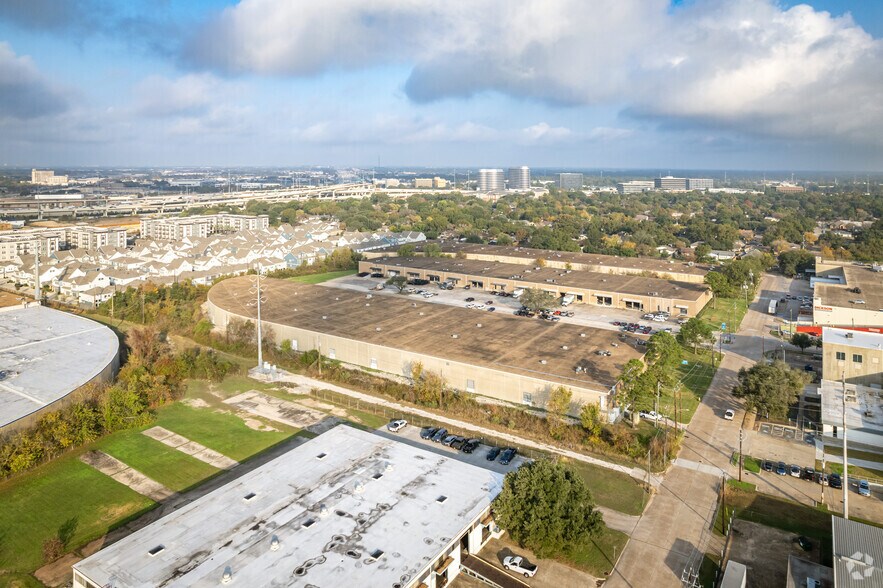 More Photos Of 1401 Greengrass Dr, Houston Warehouse For Lease