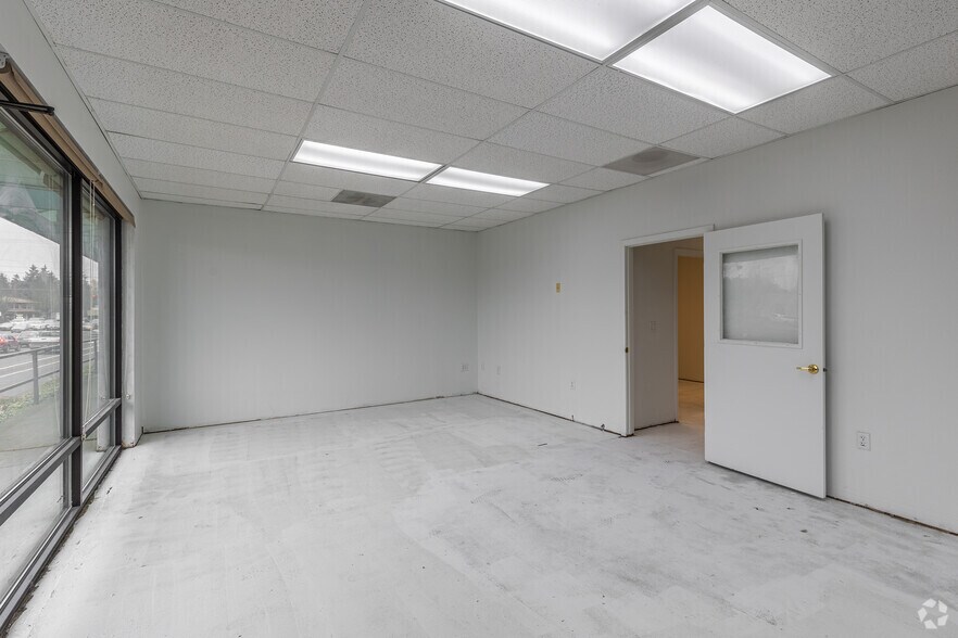 More Photos Of 418 Beavercreek Rd, Oregon City Office For Lease