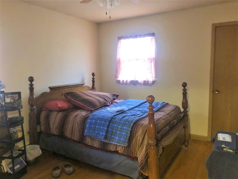 More Photos Of 5508 S Brainard Ave, Countryside Apartments For Lease