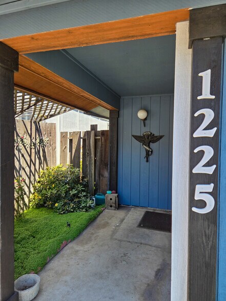 More Photos Of 1225 S Main St, Willits Medical For Sale