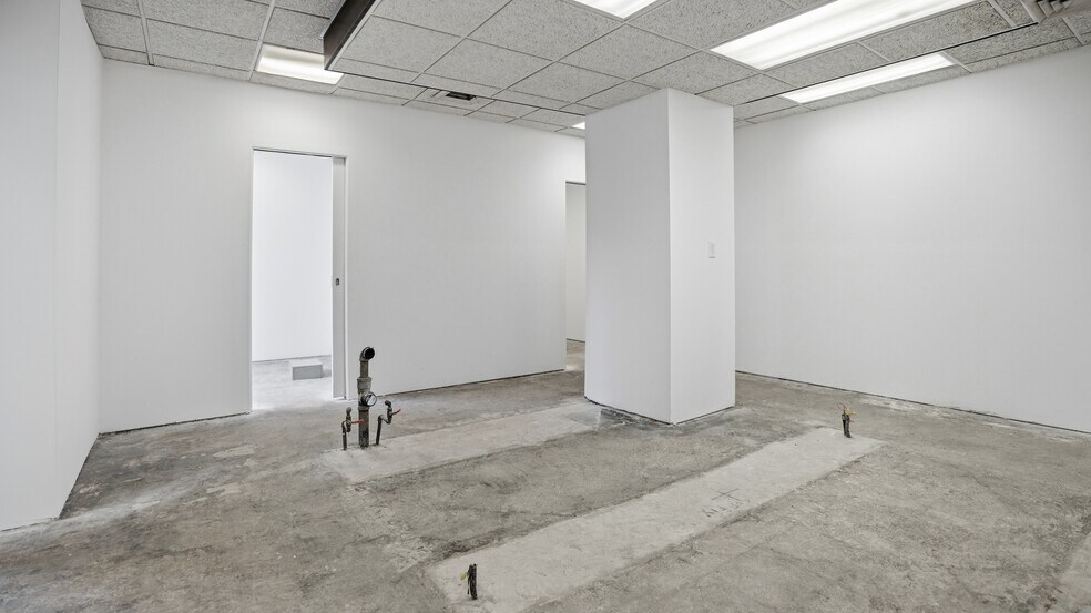 More Photos Of 7031 108th St, Forest Hills Apartments For Lease