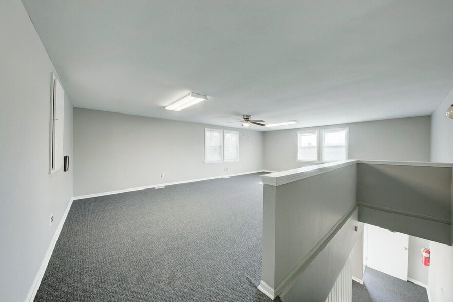 More Photos Of 36050 Goddard Rd, Romulus Auto Repair For Sale