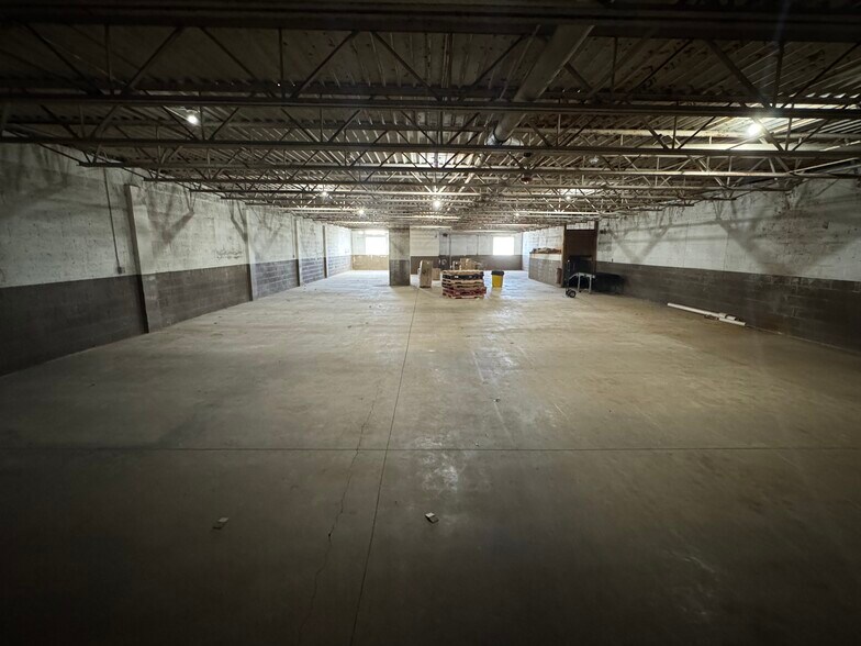 More Photos Of 311 N Superior St, Appleton Warehouse For Sale