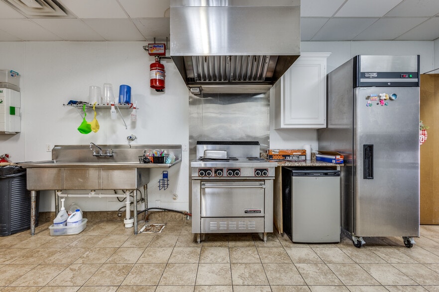 More Photos Of 2120 S Garden Ridge Blvd, Flower Mound Religious Facility For Sale