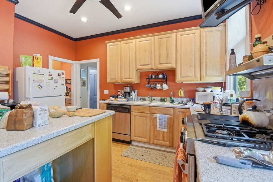 More Photos Of 931 Chestnut St, Alameda Multifamily For Sale