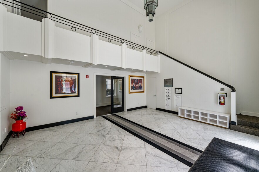 More Photos Of 320 Judah St, San Francisco Loft Creative Space For Lease