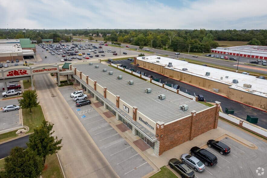More Photos Of 8855 E Reno Ave, Midwest City Storefront Retail Office For Lease