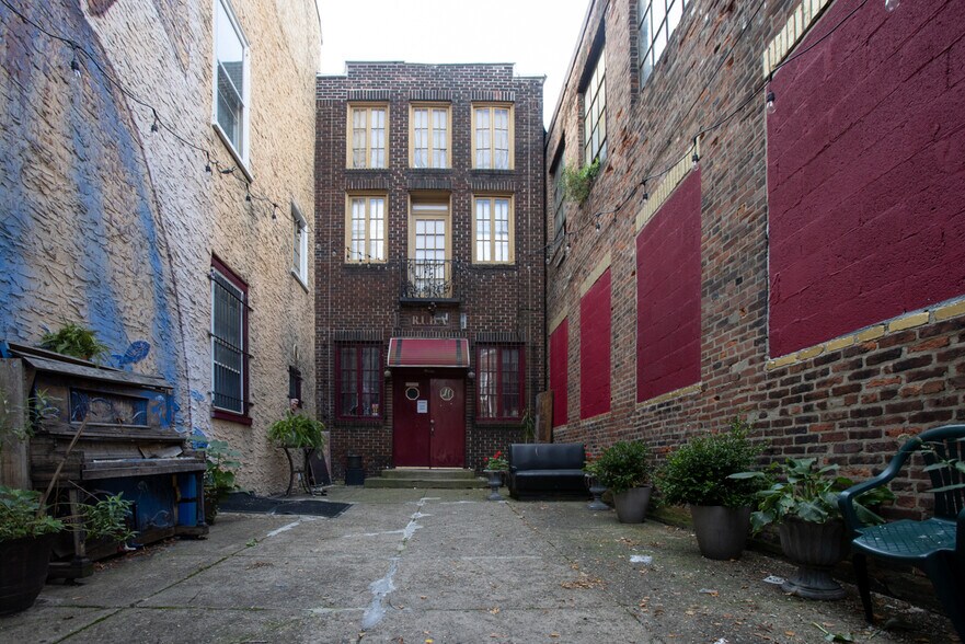More Photos Of 414-416 Green St, Philadelphia General Retail For Sale