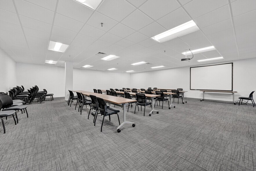 More Photos Of 4500 Leeds Ave, North Charleston Unknown For Lease