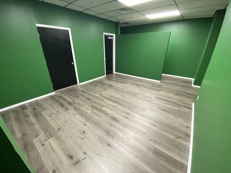 More Photos Of 14 N Main St, Pearl River General Retail For Lease