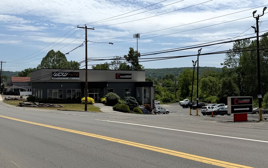 More Photos Of 301 N 9th St, Stroudsburg Auto Dealership For Lease