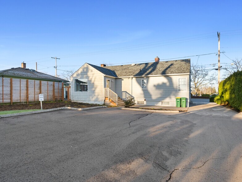 More Photos Of 4340 SW 110th Ave, Beaverton Medical For Sale