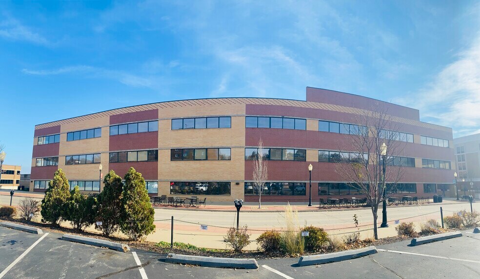 More Photos Of 500 Main St, Dubuque Office For Sale