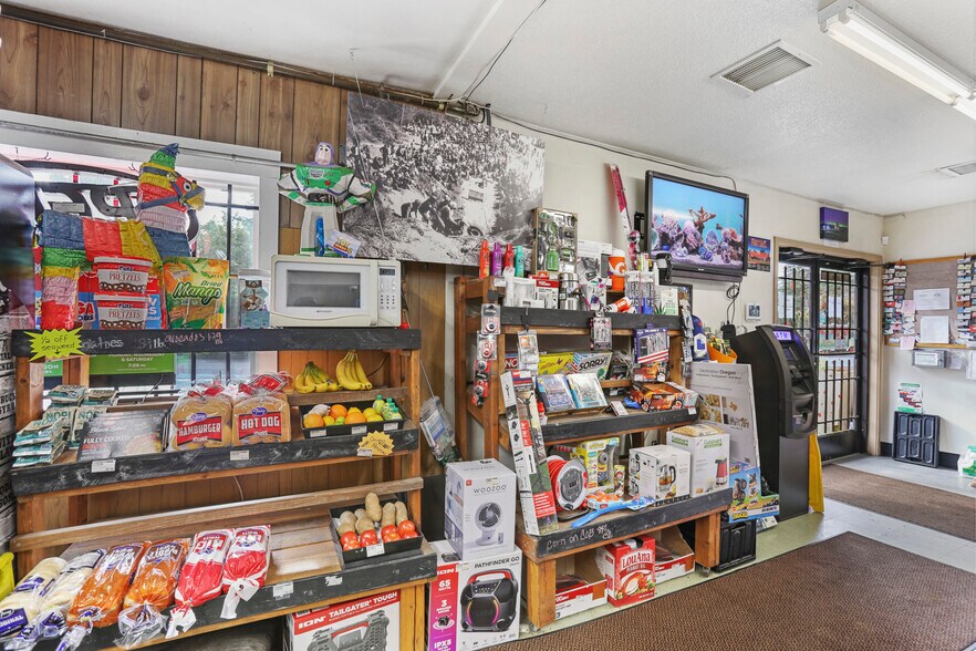 More Photos Of 31815 E Historic Columbia RI Hwy, Troutdale Convenience Store For Sale