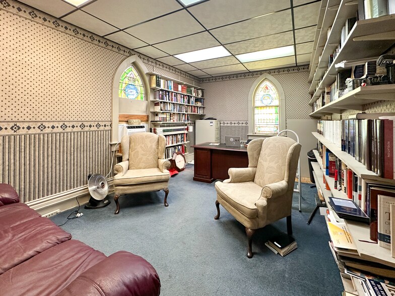 More Photos Of 316 N Main St, Churubusco Religious Facility For Sale