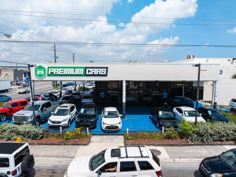 More Photos Of 3199 NW 36th St, Miami Auto Dealership For Lease