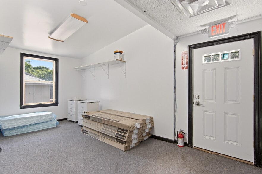 More Photos Of 460 Granny Rd, Medford Warehouse For Sale