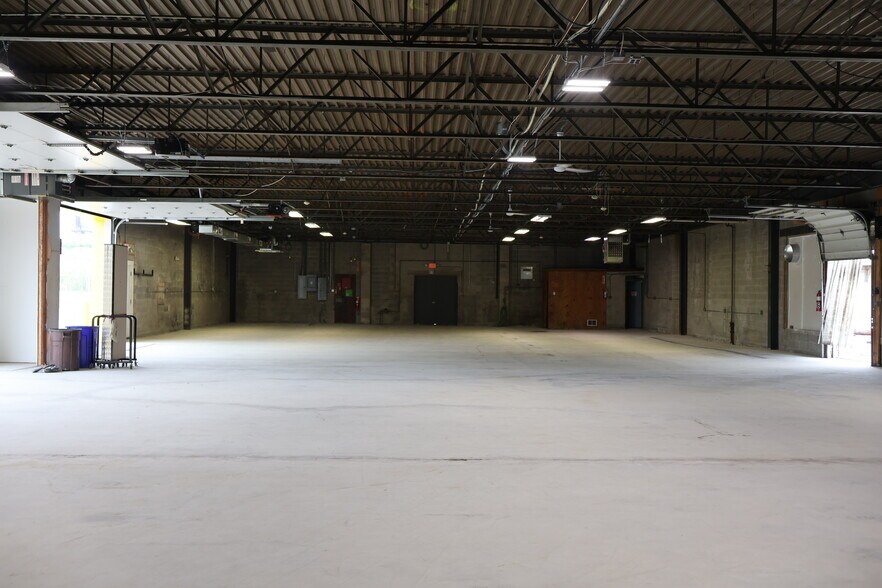 More Photos Of 916 S 18th St, Harrisburg Warehouse For Lease