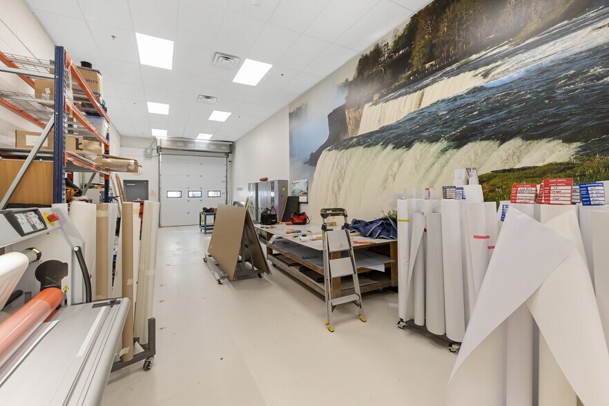 More Photos Of 1401 Erie Blvd, Syracuse Showroom For Sale