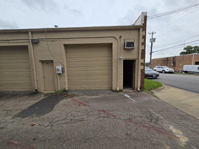 More Photos Of 6840 Atmore Dr, Richmond Flex For Lease