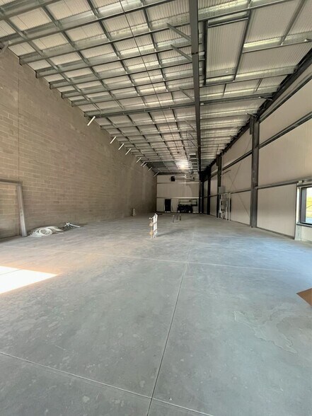 More Photos Of 296 University ave, Belleville Industrial For Lease