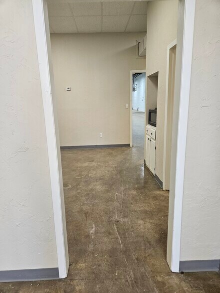 More Photos Of 705-729 N Virginia Ave, Oklahoma City Warehouse For Lease