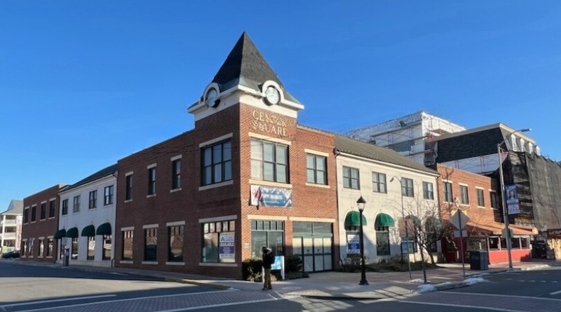 Primary Photo Of 124-128 E Main St, Newark Storefront Retail Office For Lease