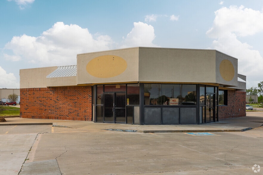More Photos Of 5115 S Mingo Rd, Tulsa Convenience Store For Lease