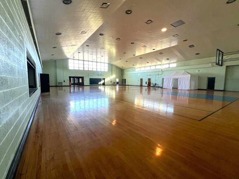 More Photos Of 610 Cuyler St, Cheboygan Lodge Meeting Hall For Lease