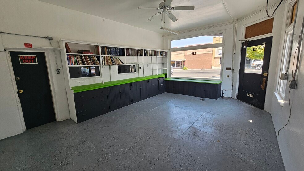 More Photos Of 129 Broadway Ave S, Buhl Auto Repair For Sale