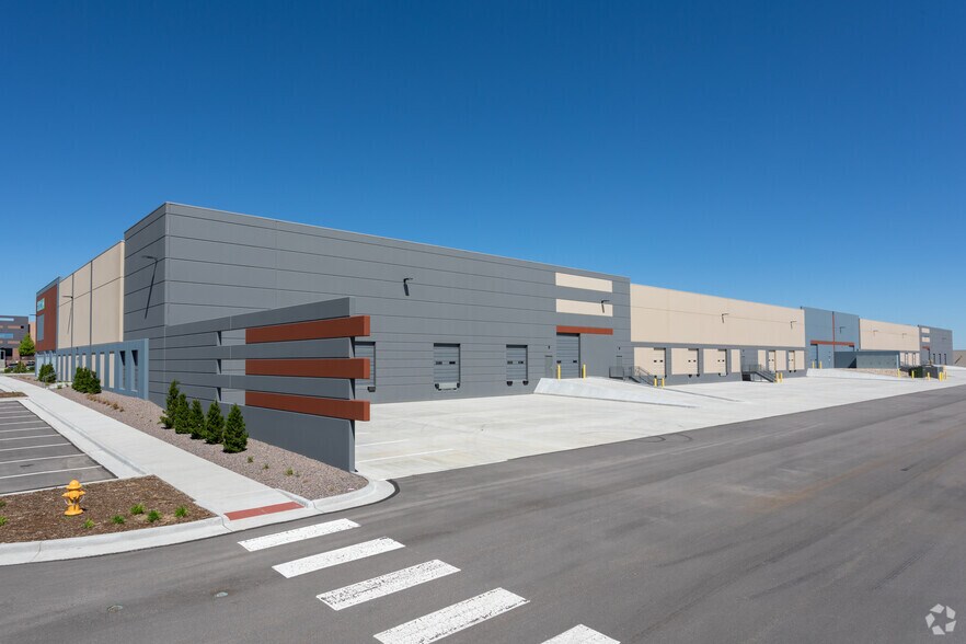 More Photos Of 8450 Highfield Pky, Englewood Distribution For Lease