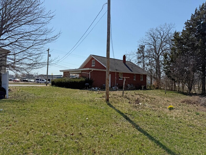 More Photos Of 433 W Market St, Red Bud Land For Sale