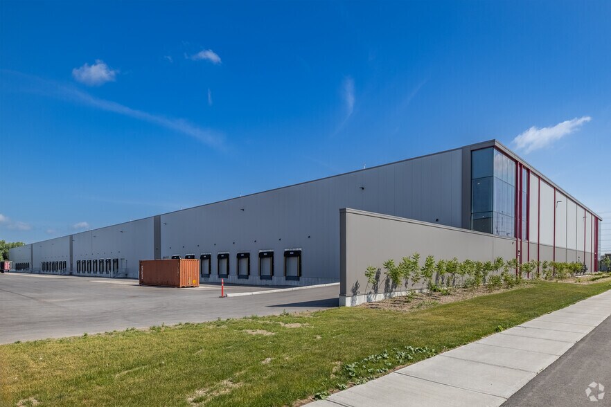More Photos Of 405 Huntmar Dr, Ottawa Service For Lease