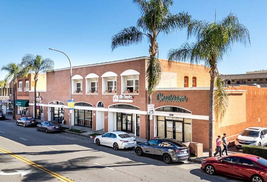 More Photos Of 236 W Main St, Alhambra Restaurant For Sale