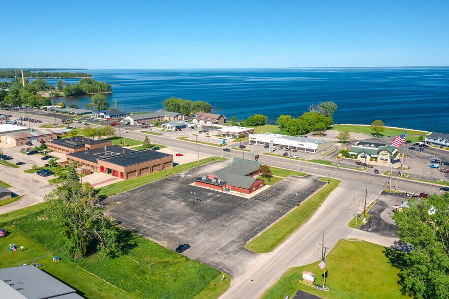 Primary Photo Of 2305 10th St, Menominee Freestanding For Lease