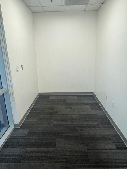 More Photos Of 9220-9268 1/2 Hall Rd, Downey Warehouse For Lease