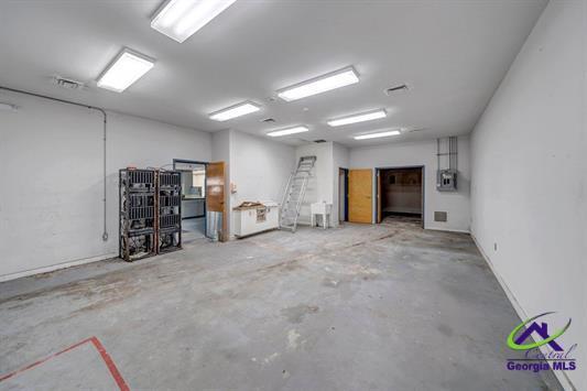 More Photos Of 114 Devaughn Ave, Montezuma Medical For Sale