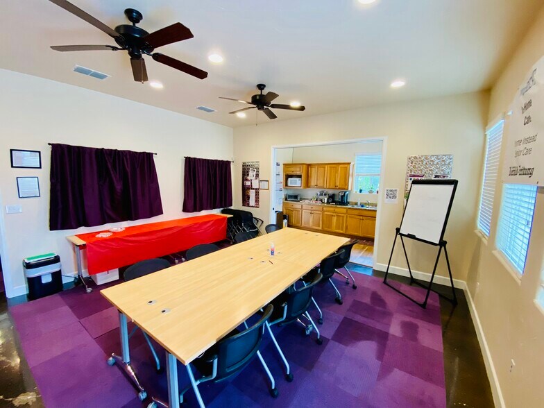 More Photos Of 910 Gruene Rd, New Braunfels Medical For Lease